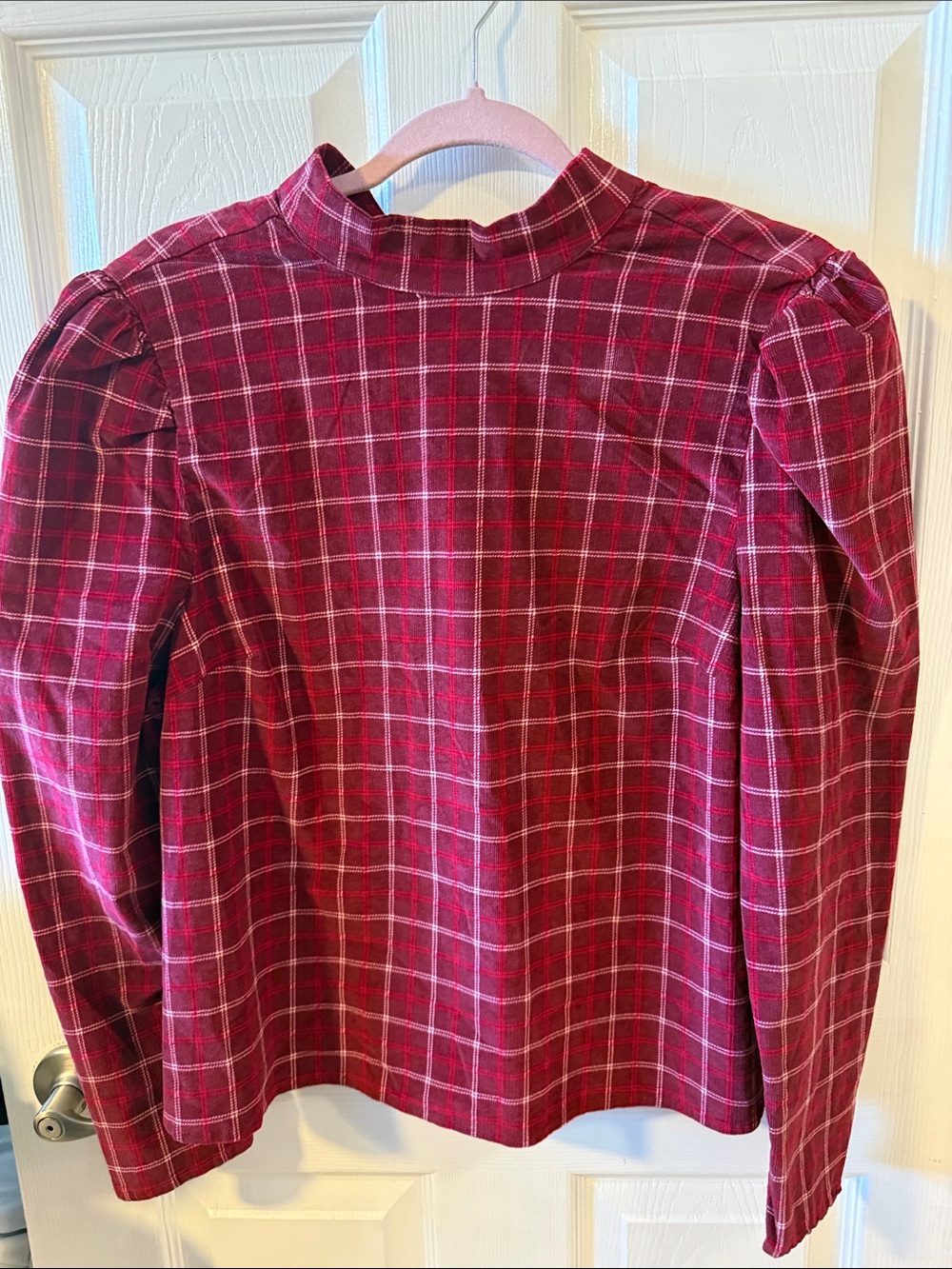 NWT- SUPER CUTE FOR THE HOLIDAYS!
Girls' Red Plaid Long-Sleeve Top